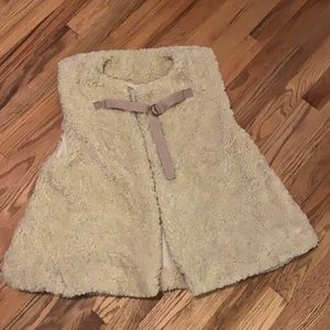 🐏 AKEMI + KIN Faux Fur Vest 🐏